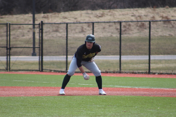 Jayhawks Split Twin Bill With Genesee CC