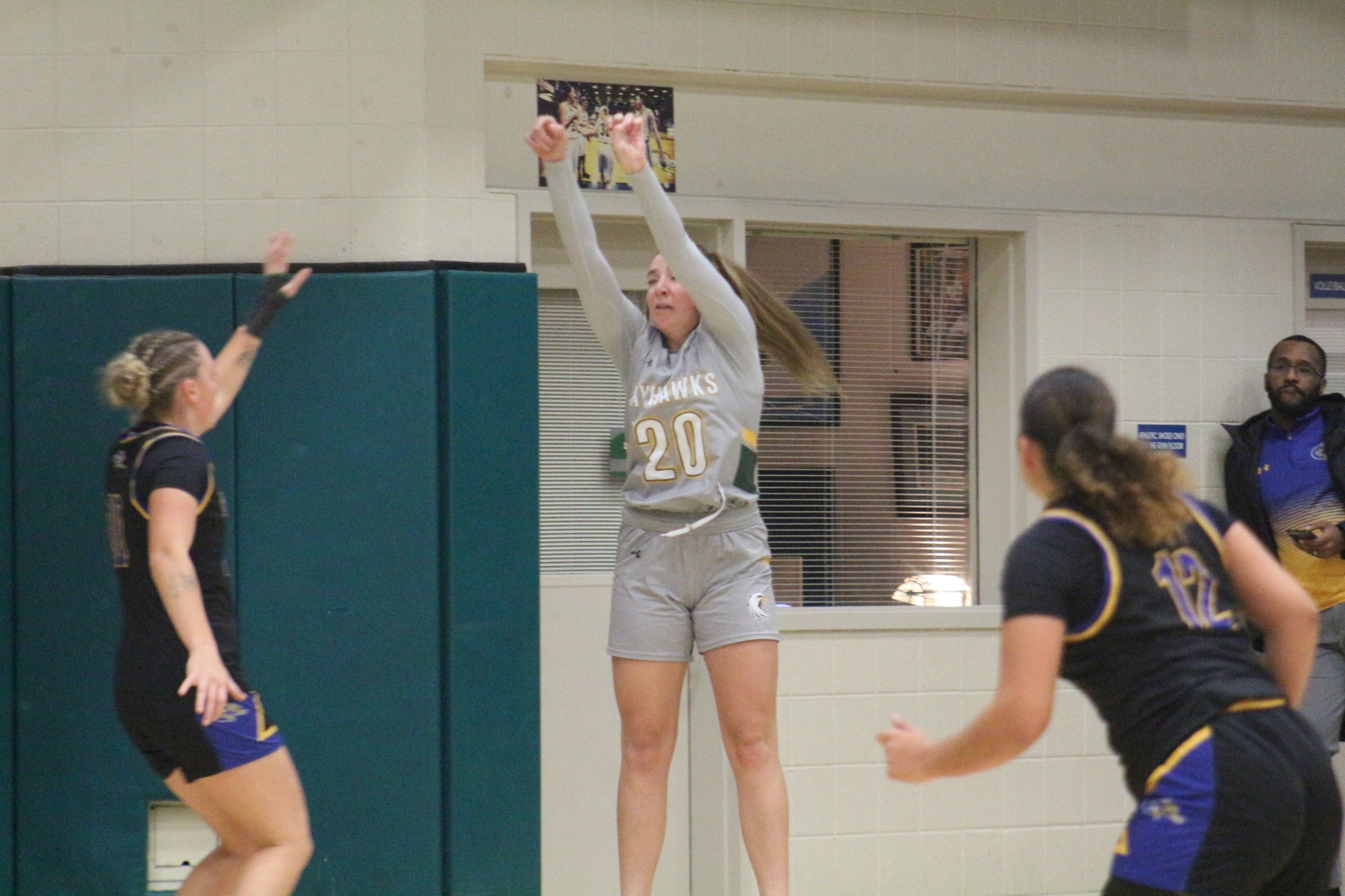 Jayhawk Women Keep Flying High in 69-36 Win Over Genesee