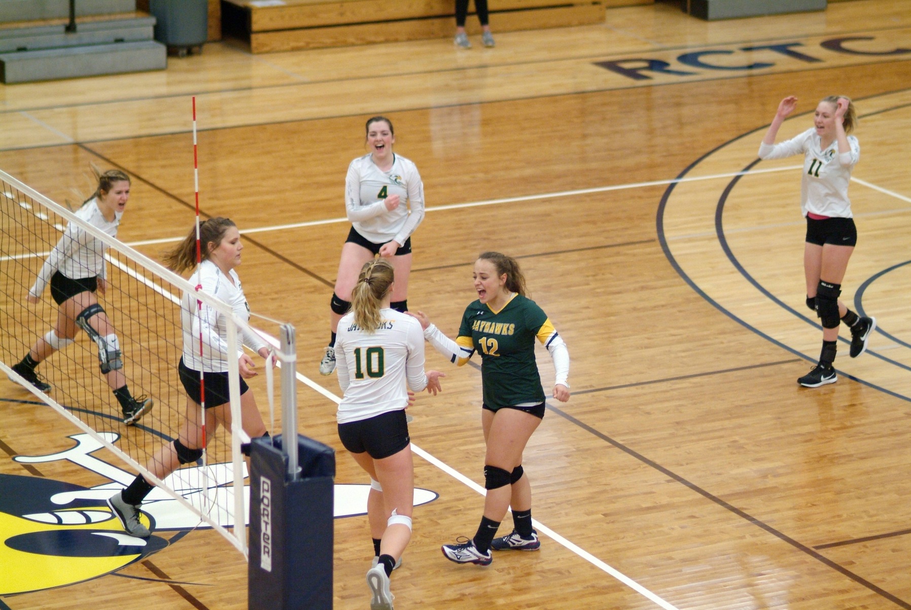Jayhawks rally past Jefferson; place seventh at Nationals