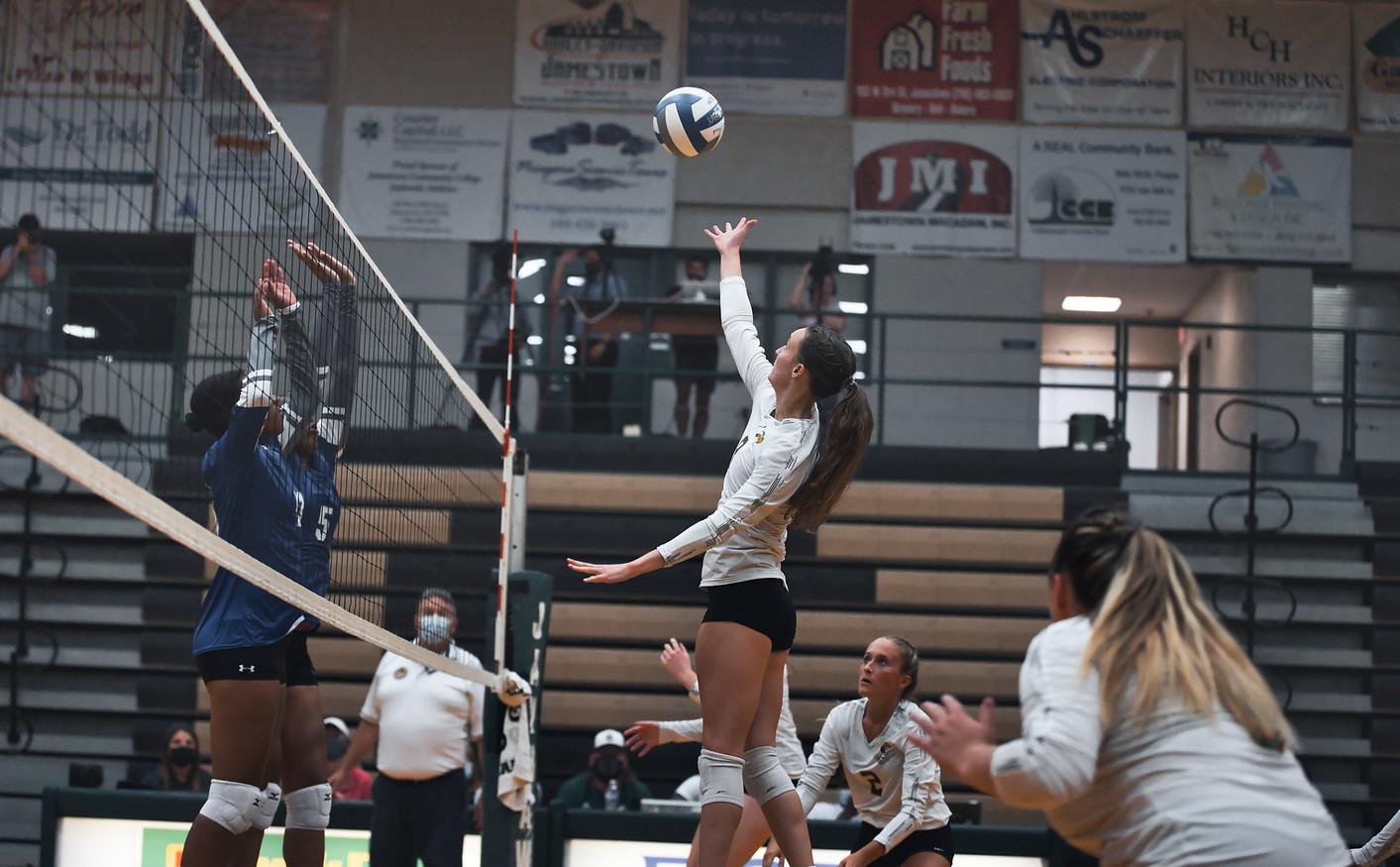 Jayhawks Drop Two on Day One of the Owens Invitational